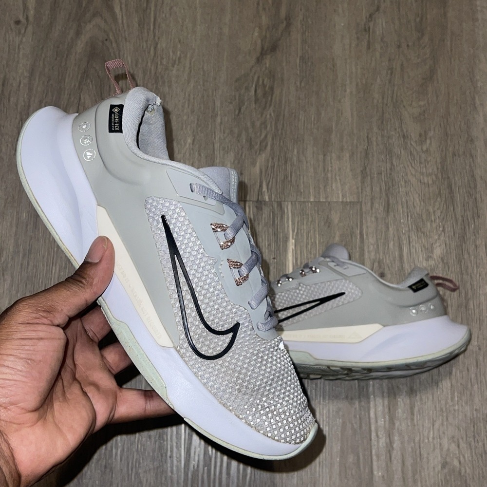 Size 8- Women's Nike Juniper Trail 2 GORE-TEX Light Smoke Grey